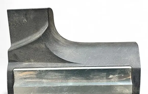 Fisker Karma Side skirt front trim C131144800600