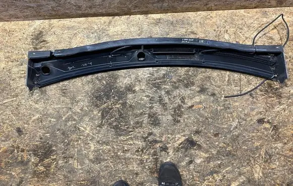 Mitsubishi L200 Wiper trim 7405A615