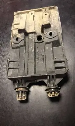 Volvo S70 V70 V70 XC Battery tray 9444453
