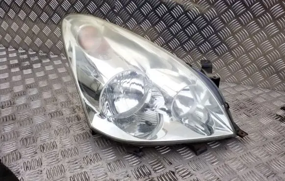 Toyota Corolla Verso E121 Headlight/headlamp