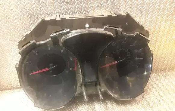 Nissan Juke I F15 Speedometer (instrument cluster)