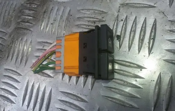 Citroen Xsara Picasso Electric window control switch