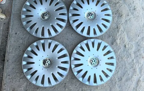 Volkswagen PASSAT B6 R16 wheel hub/cap/trim 3C0601147D