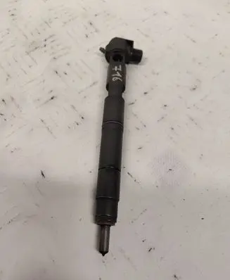 Hyundai i30 Fuel injector 338002A780