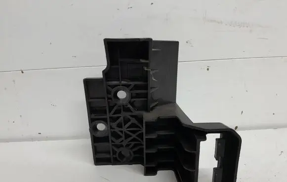 Volvo EX30 Front bumper mounting bracket 80001747