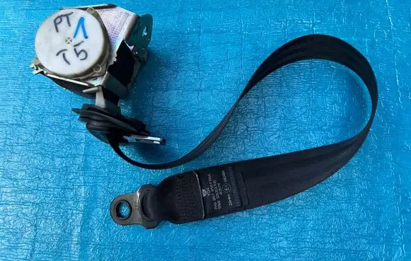 Volkswagen Transporter - Caravelle T5 Third row seat belt 7H9857816