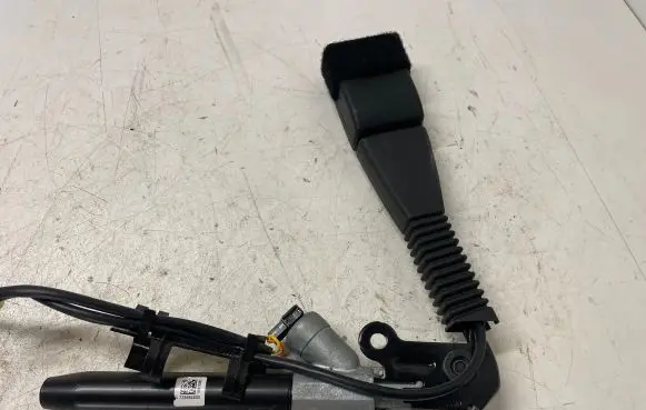 BMW X3 F25 Front seatbelt buckle 7256646