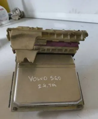 Volvo S60 Engine control unit/module 0281010319 08667710A 28SA5015
