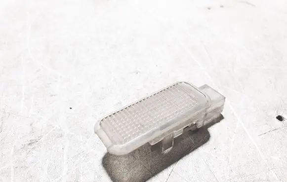 Volkswagen PASSAT B5.5 Other interior light 3B0947415