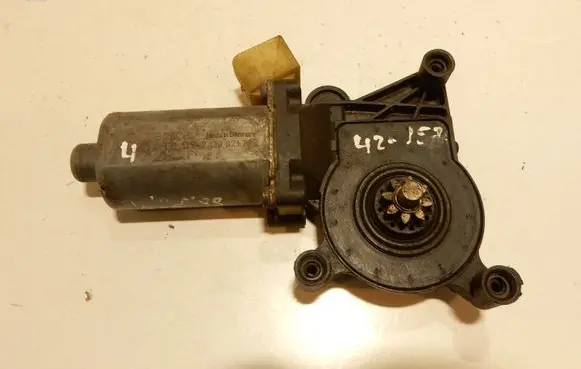 Mercedes-Benz CLK A208 C208 Front door window regulator motor 0130821722 MERCEDESBENZ 42157