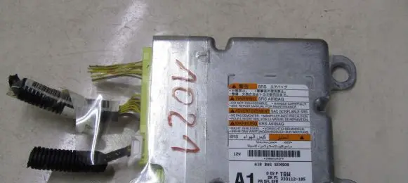 Toyota Avensis T270 Airbag control unit/module 8917005390