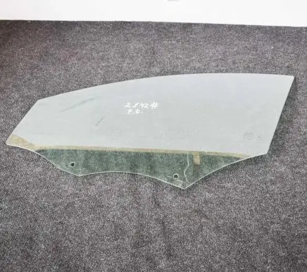 Volvo V40 Front door window glass four-door 43R00049
