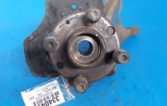 Opel Combo C Front wheel hub spindle knuckle