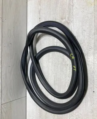Opel Crossland X Rubber seal rear door 