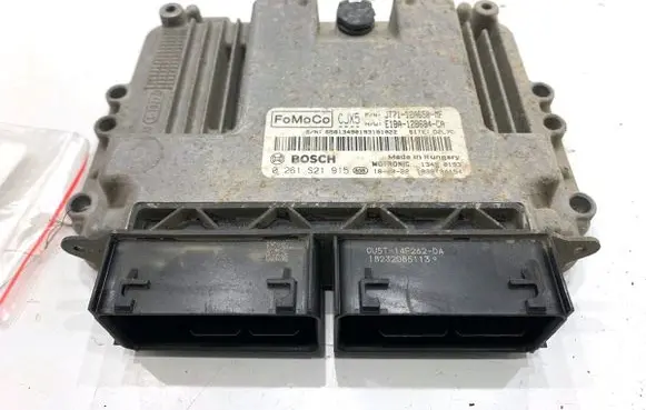 Ford Transit Courier Engine control unit/module ECU 0261S21915