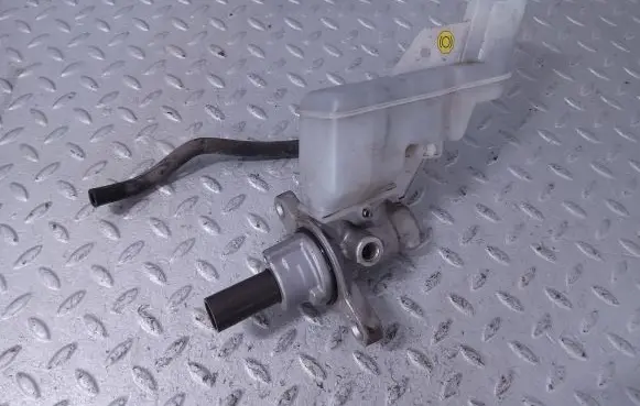 Suzuki Swift III Master brake cylinder 5110052R40