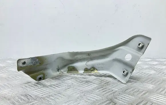 Volkswagen Scirocco Fender mounting bracket 1K8821135