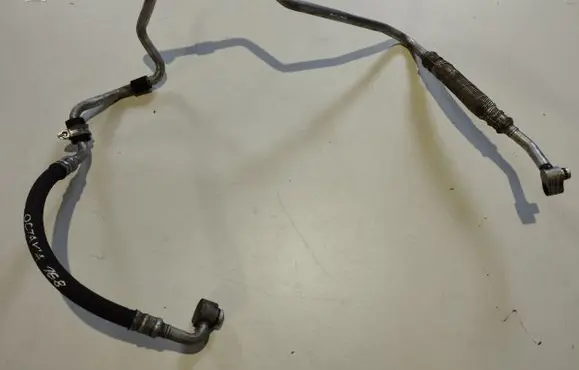 Skoda Octavia Mk2 (1Z) Air conditioning (A/C) pipe/hose 1K0820743CC
