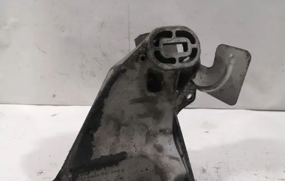 Audi A6 S6 C4 4A Engine mounting bracket 4A0199312