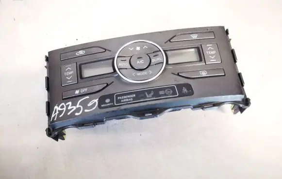 Toyota Auris 150 Climate control unit 5590002220b 55900-02220-b