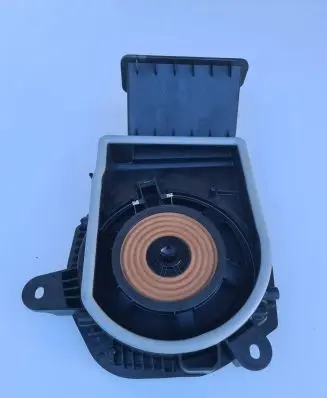BMW 2 Active Tourer U06 Subwoofer speaker 5A052F7 90021701203 192529