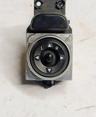 Hyundai i30 Wing mirror switch 39Y4811110