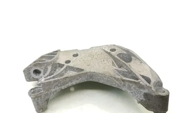 Volkswagen PASSAT B7 USA Engine mounting bracket 06K199207A