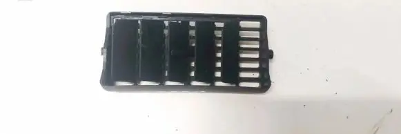 Volkswagen Golf IV Dash center air vent grill