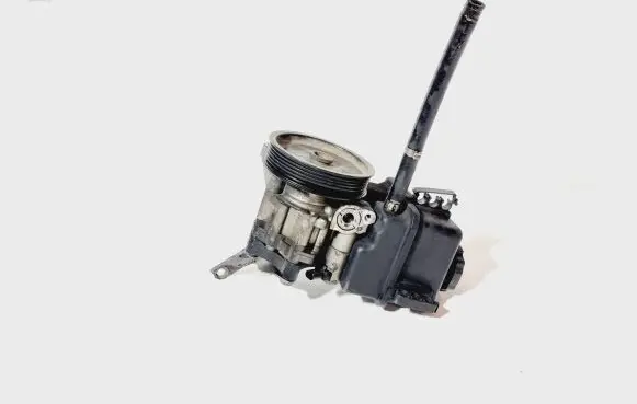 Mercedes-Benz C W204 Power steering pump A0064661501 7693900509