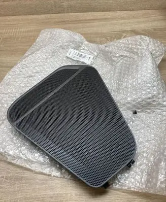 Volkswagen Touareg II Front door speaker cover trim 7P6867149