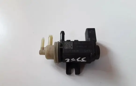 Volkswagen Golf VII Turbo solenoid valve 04L131051F