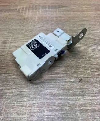 Toyota Prius (XW20) Door central lock control unit/module 8999247020 626467000