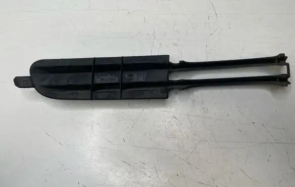 BMW 3 E46 Front bumper lower grill 8209925