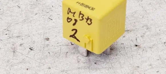 Mercedes-Benz B W245 Other relay A0025421419 V23134A52X335