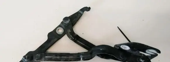 Audi A4 S4 B5 8D Tailgate/trunk/boot hinge 8D5827301