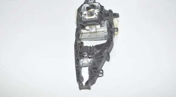Rear door exterior handle/bracket
