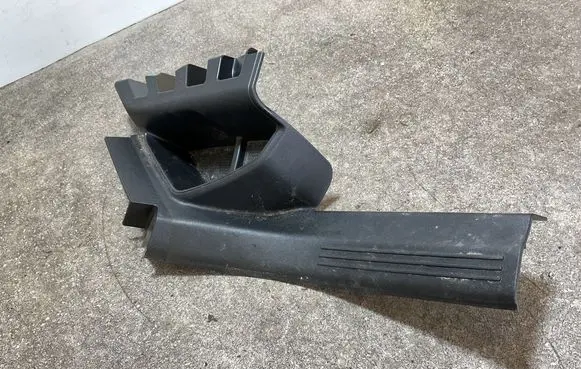 Volvo XC40 Rear sill trim cover 32216843 AEP77