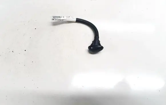 Nissan X-Trail T30 Windshield washer spray nozzle 