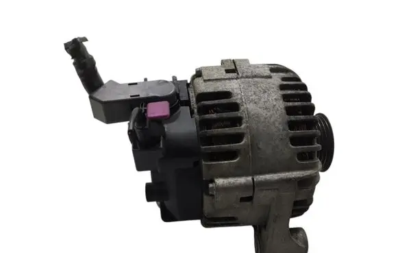 Toyota Corolla Verso E121 Generator/alternator 8574045