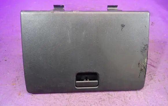Glove box