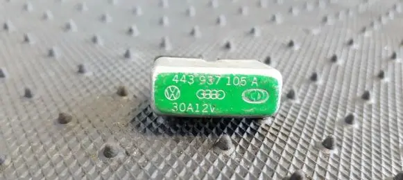 Volkswagen Golf IV Other relay 443937105A