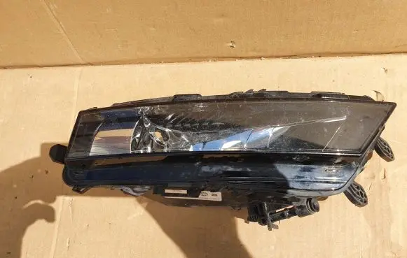 Skoda Octavia Mk3 (5E) Front fog light 5E0941700F