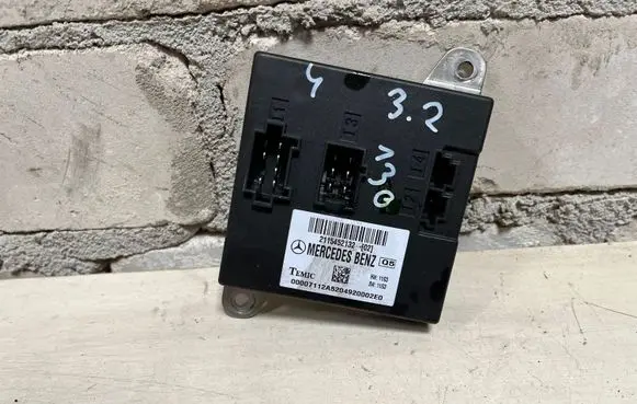 Mercedes-Benz E W211 Comfort/convenience module A2115452132
