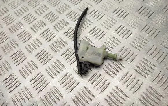 Toyota Avensis T270 Fuel tank cap lock motor 7703005030