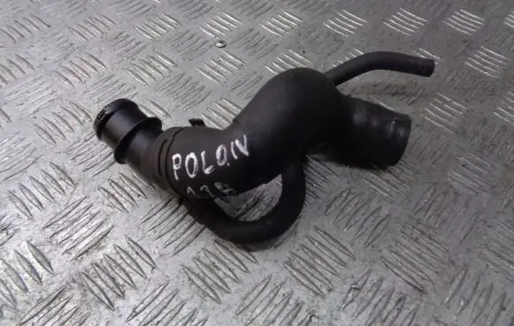 Volkswagen Polo IV 9N3 Engine coolant pipe/hose