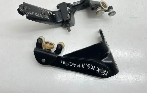 Volkswagen Transporter - Caravelle T5 Roller guide/hinge set 7H0843397 S420MC 33409597