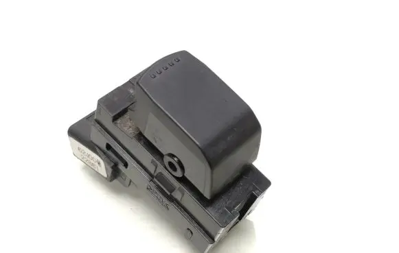 Suzuki Grand Vitara II Electric window control switch 62j002286t