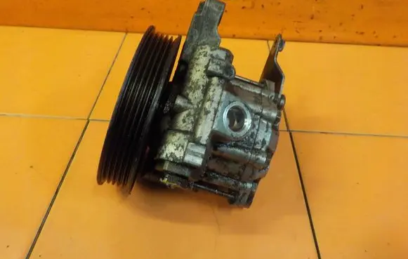Land Rover Range Rover L322 Power steering pump 7691340172