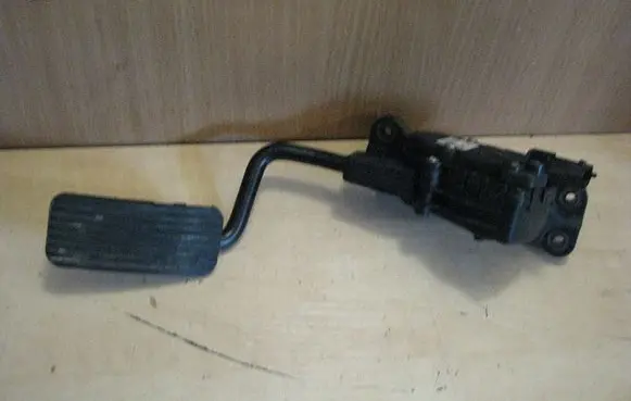 KIA Ceed Accelerator throttle pedal 327261D200