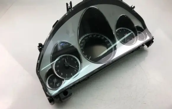 Mercedes-Benz E A207 Speedometer (instrument cluster) A2129009900